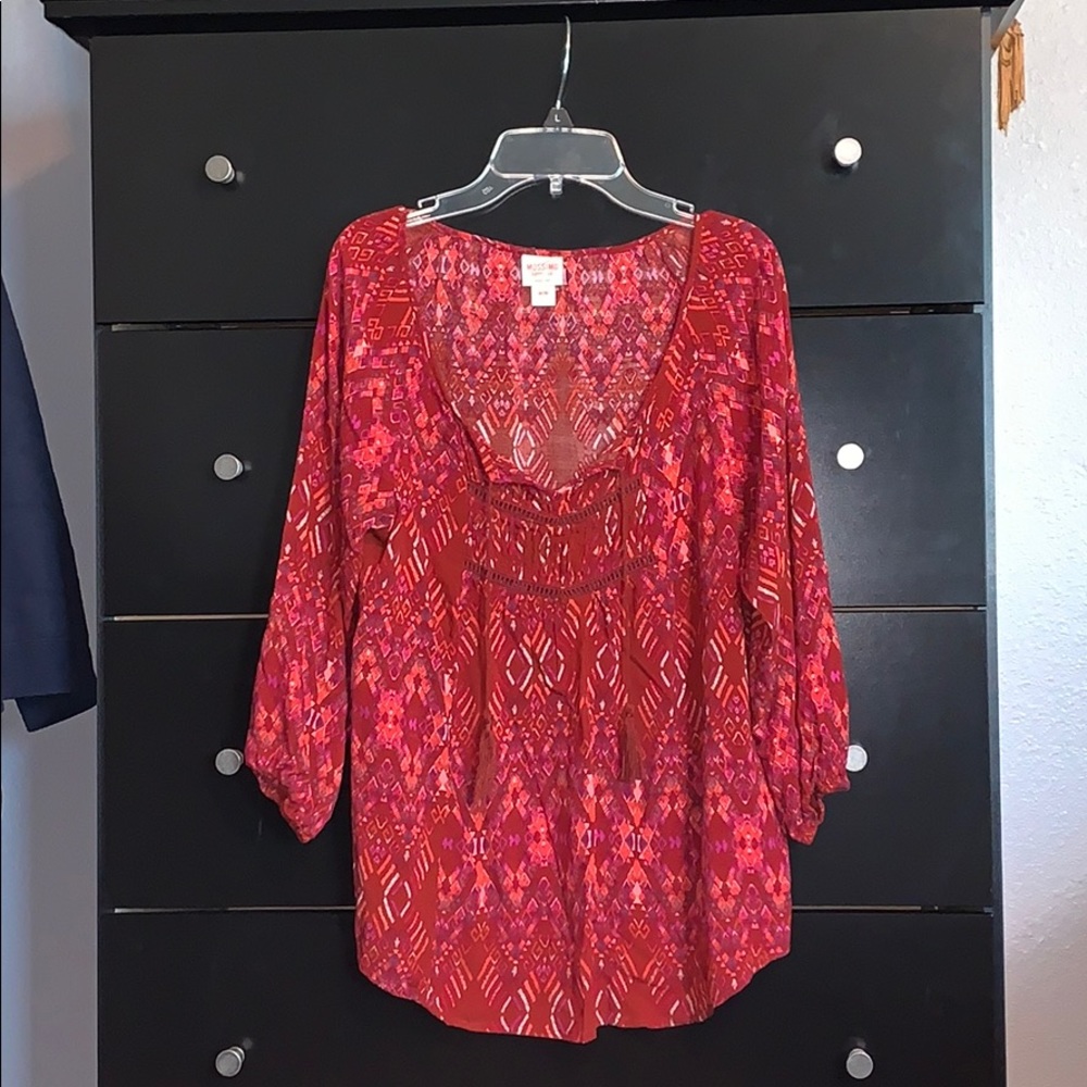 Mossimo burgundy pattern top